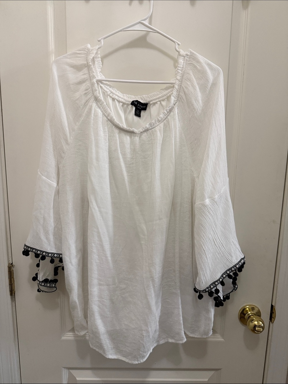 Womens 2x I.N. Studio White Peasant Tunic Black Tassel Pom Pom Trim